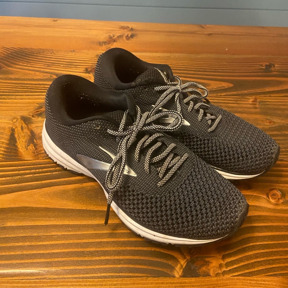 Brooks Revel 2 Women’s Shoes. Size 9.